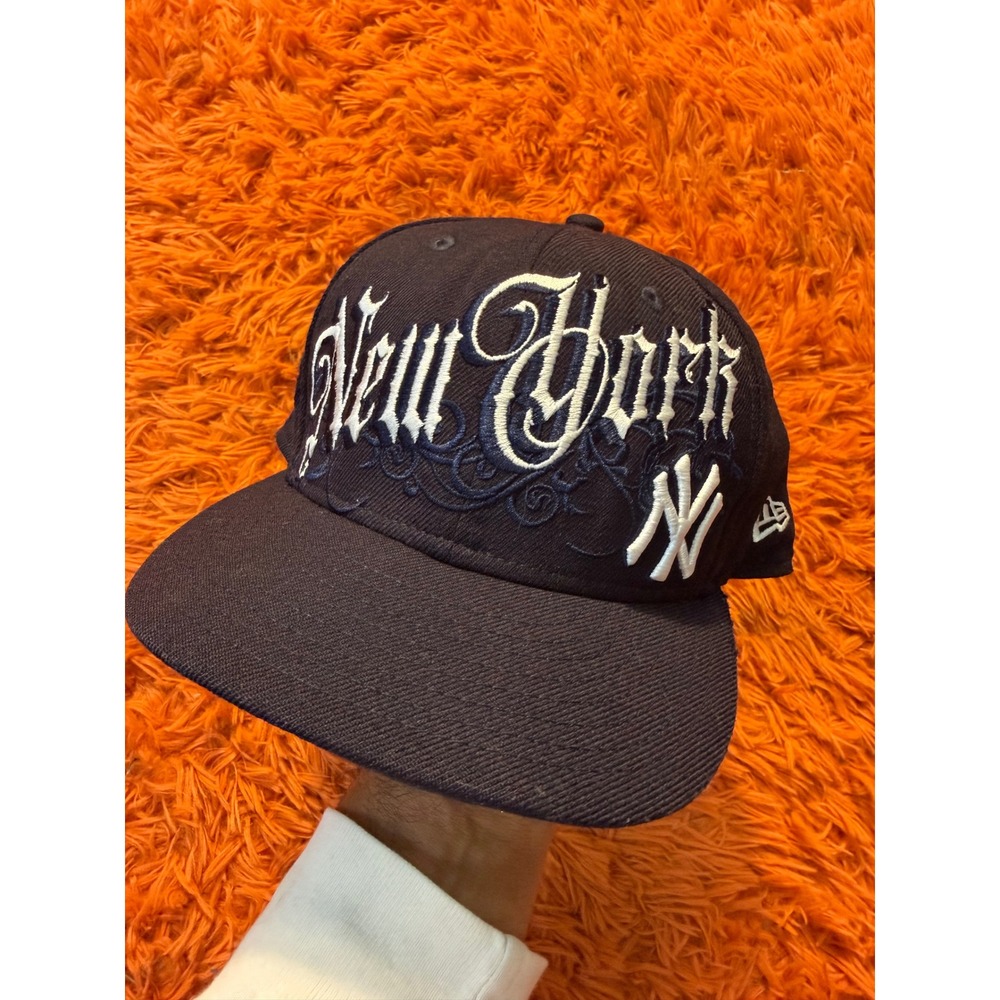 New Era 59FIFTY New York Yankees Navy Gothic Embroidery Fitted Hat Size 7 5/8